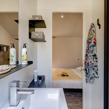 Кемпинг Cocoon 44p 2bdrms Airconpremium *