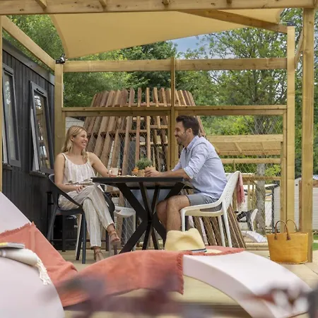 Cocoon 44p 2bdrms Airconpremium *