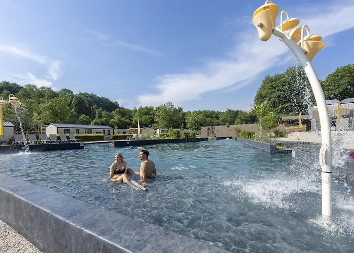 אתר קמפינג Cocoon 44p 2bdrms Airconpremium